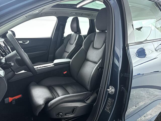 Volvo XC60 T6 Plug-in hybrid AWD Ultra Dark | Panoramadak | 360° camera | Head-up Display | Harman Kardon | Stoel- en Stuurverwarming | Trekhaak