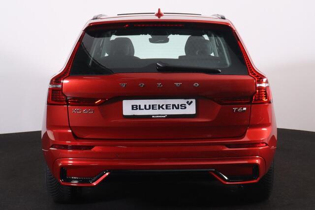 Volvo XC60 T6 Recharge AWD Plus Dark - Panorama/schuifdak - IntelliSafe Assist & Surround - 360º Camera - Verwarmde voorstoelen, stuur & achterbank - Parkeersensoren voor & achter - Elektr. bedienb. voorstoelen met geheugen - Draadloze tel. lader - Elektr. inklapbar