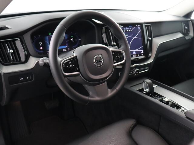 Volvo XC60 2.0 T6 Plug-in hybrid AWD Plus Black Edition (Elek. Trekhaak-achterklep / Pano / Stoelverw. V+A)