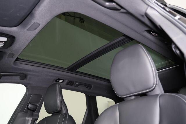 Volvo XC60 T6 Recharge AWD Ultra Black Edition - LONG RANGE - Luchtvering - Panorama/schuifdak - IntelliSafe Assist & Surround - 360º Camera - Adaptieve LED koplampen - Verwarmde voorstoelen, stuur & achterbank - Parkeersensoren voor & achter - Elektr. bedienb. voor