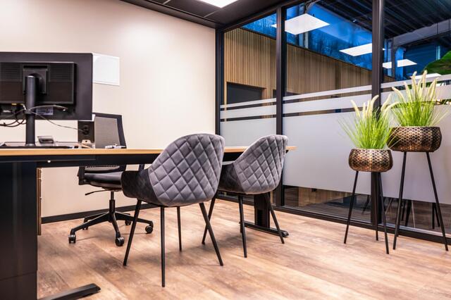 Volvo XC60 2.0 T8 Plug-in hybrid Ultra Black Edition *455Pk* | Luchtvering | Open dak | Massage | Bowers & Wilkins | Trekhaak | Adapt. cruise control