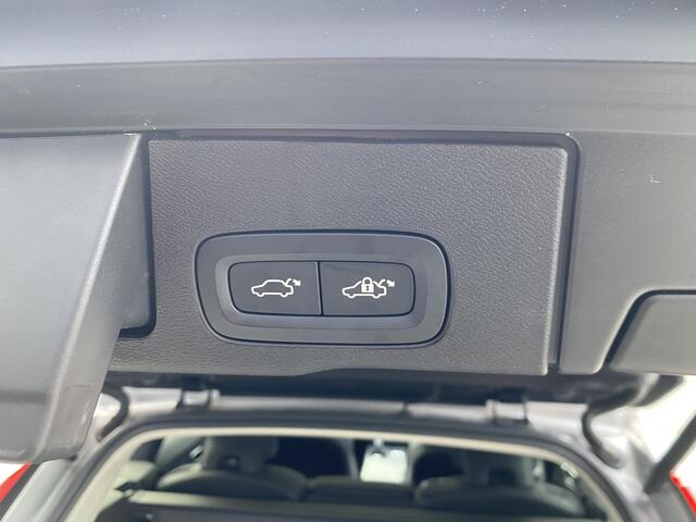 Volvo XC60 2.0 T6 Plug-in hybrid AWD Plus Dark 360|ACC|panoramadak|memory