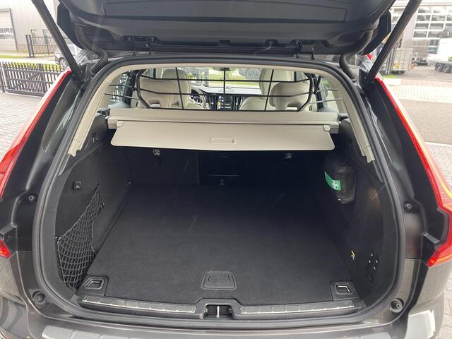 Volvo XC60 2.0 T5 AWD Inscription Luchtvering|B&W|Pano|360