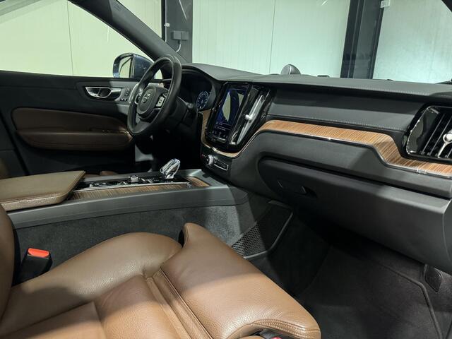 Volvo XC60 2.0 T8 Plug-in hybrid AWD Inscription Aut. | panorama | trekhaak | luchtvering | pilot-assist |