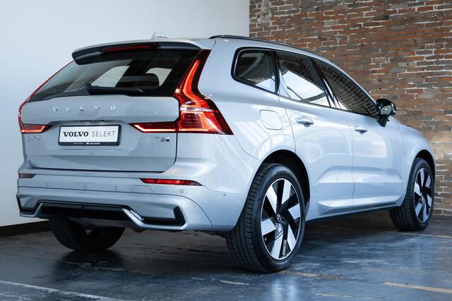 Volvo XC60 T6 Plug-in hybrid AWD Ultra Dark | Verwarmde Voorstoelen, Stuurwiel en Achterbank | Panoramisch Schuif-/Kanteldak | Semi- Elektrische Trekhaak | Harman Kardon Premium Audio | 360-Camera | Adaptieve Cruise Control | Draadloze Telefoonlader