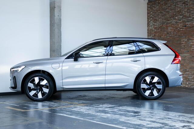 Volvo XC60 T6 Plug-in hybrid AWD Ultra Dark | Verwarmde Voorstoelen, Stuurwiel en Achterbank | Panoramisch Schuif-/Kanteldak | Semi- Elektrische Trekhaak | Harman Kardon Premium Audio | 360-Camera | Adaptieve Cruise Control | Draadloze Telefoonlader