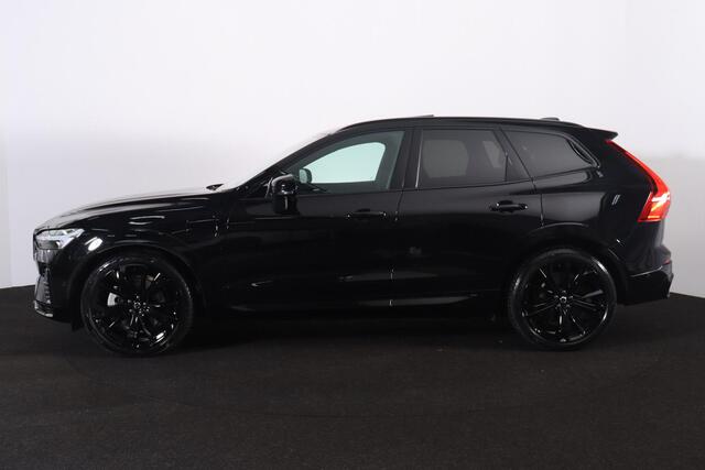 Volvo XC60 T6 Recharge AWD Plus Black Edition - LONG RANGE - Luchtvering - Panorama/schuifdak - IntelliSafe Assist & Surround - 360º Camera - Harman/Kardon audio - Adaptieve LED koplampen - Verwarmde voorstoelen, stuur & achterbank - Parkeersensoren voor & achter - 