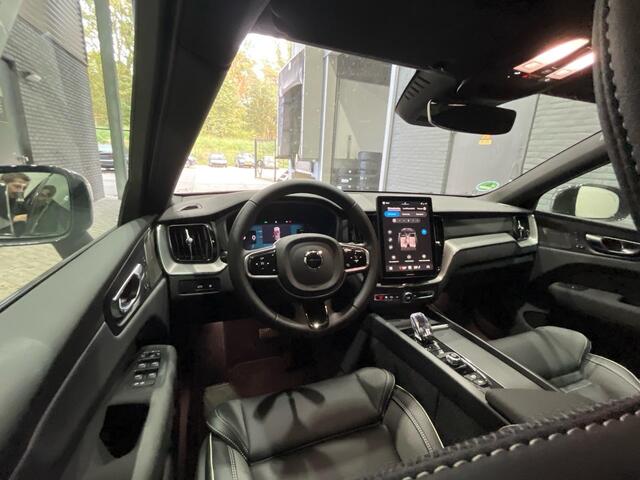 Volvo XC60 T6 Plug-in hybrid Plus Black Edition | FACELIFT | Head-Up | ACC | Panoramadak | 360° Camera | 21 Inch