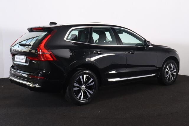Volvo XC60 T6 Recharge AWD Core Bright - LONG RANGE - Panorama/schuifdak - IntelliSafe Assist & Surround - Parkeercamera achter - Verwarmde voorstoelen, stuur & achterbank - Parkeersensoren voor & achter - Draadloze tel. lader - Elektr. inklapbare trekhaak - 18' LMV