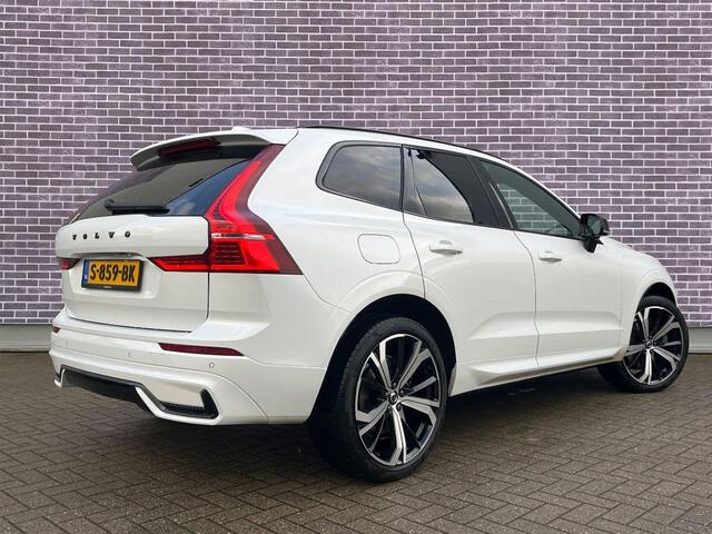 Volvo XC60 B5 Ultimate Dark | Trekhaak | Harman & Kardon | Stoel/stuur verwarming | Panorama dak | Adaptieve cruise control | Elektrisch verstelbare voorstoelen met memory |