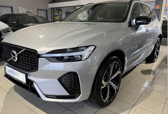 Volvo XC60 2.0 T8 Plug-in hybrid AWD Plus Dark (335kW/455PK) FULL OPTION ** 1e EIG - Ex VOLVO - ¤ 26.000,= onder NP ** ** INFORMEER OOK NAAR ONZE AANTREKKELIJKE FINANCIAL-LEASE TARIEVEN **