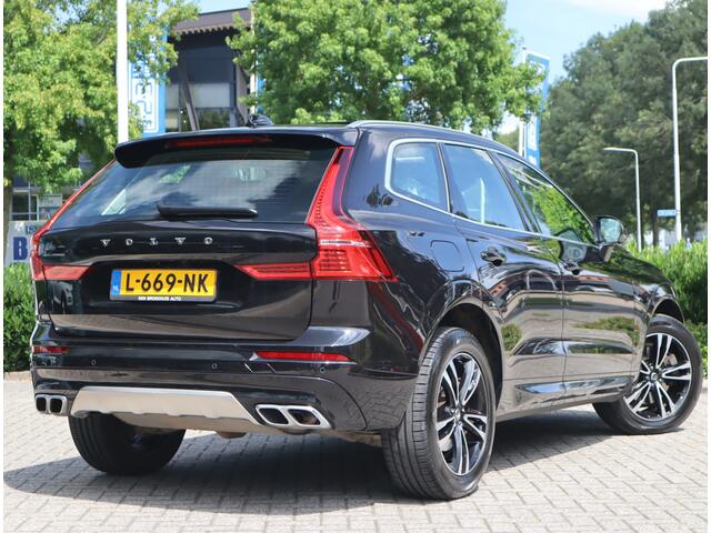 Volvo XC60 2.0 B5 250 PK Momentum Exclusive / Panoramadak