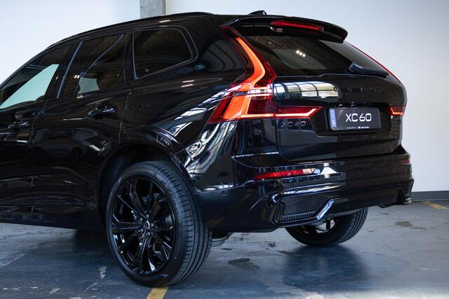 Volvo XC60 2.0 T6 Plug-in hybrid AWD Plus Black Edition | Verwacht Nov. 2025 | Luchtvering | Head-Up Display | 360º Camera | Schuif/Kantel-Panoramadak | Google Infotainment | 21" Lichtmetalen Wielen |