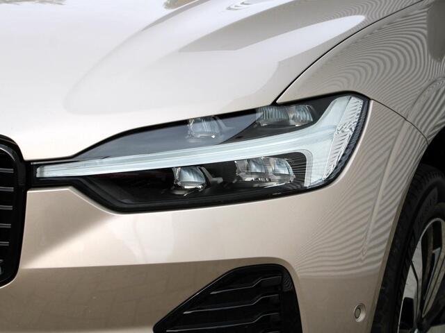 Volvo XC60 2.0 T6 Plug-in hybrid AWD Plus Dark Automaat / Panoramadak / Trekhaak / 360* camera / All Seasonbanden