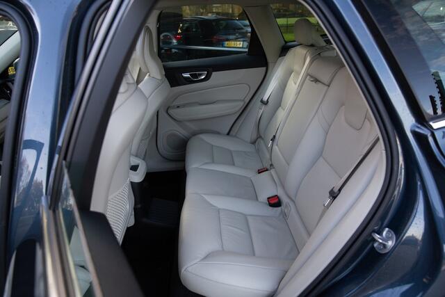 Volvo XC60 2.0 T6 Plug-in hybrid AWD Ultra Bright , Panoramadak, Trekhaak,