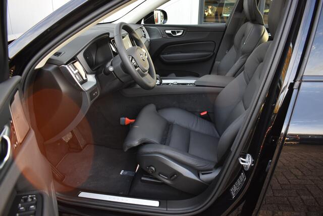 Volvo XC60 T6 AWD 350PK Plug-in Hybrid Ultra Dark | Trekhaak | Leer | H&K | ACC | Thuislader |