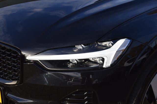 Volvo XC60 T6 AWD 350PK Plug-in Hybrid Ultra Dark | Trekhaak | Leer | H&K | ACC | Thuislader |
