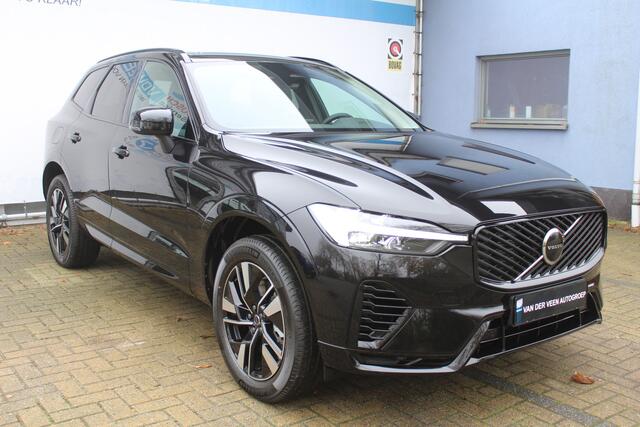 Volvo XC60 2.0 T6 Plug-in hybrid AWD Plus Dark | FACELIFT | Keyless entry/start | Achteruitrijcamera | Elektrische kofferbakklep | Memory stand stoelen | Adaptive cruise | Wegklapbare trekhaak | Apple CarPlay/Android Auto | Climate controle | Draadloze telefoonlader