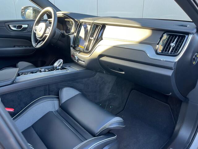 Volvo XC60 2.0 T8 Plug-in hybrid AWD Pano / Head up / Key Less / 360 Camera / Trekhgaak