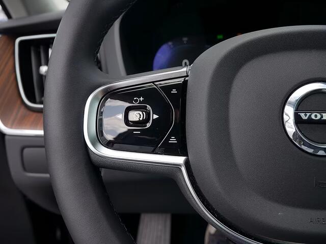 Volvo XC60 2.0 T8 Plug-in hybrid AWD ULTRA Dark (335kW/455PK) FULL OPTION (PANO / TREKH) ** 1e EIG - Ex VOLVO ** INFORMEER OOK NAAR ONZE AANTREKKELIJKE FINANCIAL-LEASE TARIEVEN **