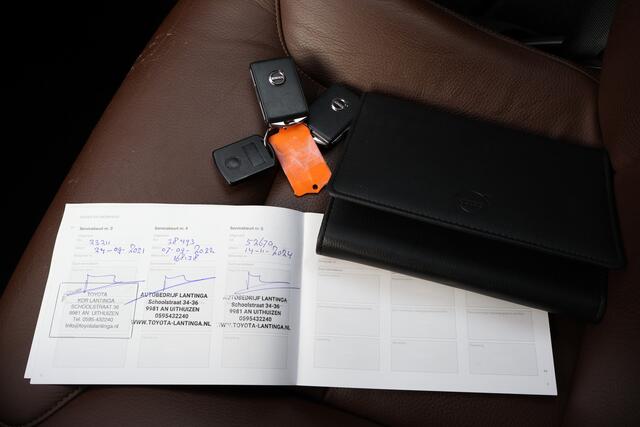 Volvo XC60 2.0 T5 Momentum | Origineel NL | Leder | Trekhaak | Cruise Control | Navigatie |