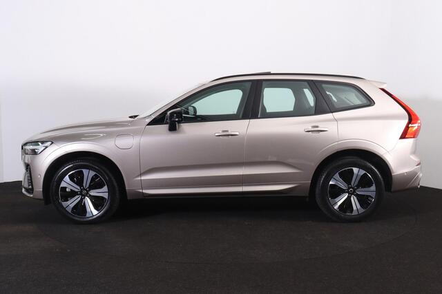 Volvo XC60 T6 Recharge AWD Plus Dark - Panorama/schuifdak - IntelliSafe Assist & Surround - 360º Camera - Verwarmde voorstoelen, stuur & achterbank - Parkeersensoren voor & achter - Elektr. bedienb. voorstoelen met geheugen - Draadloze tel. lader - Elektr. inklapbar