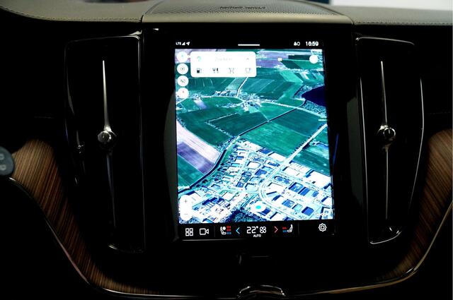 Volvo XC60 B4 155kW/211pk Aut8 MHEV Ultimate Bright PANORAMADAK + HARMAN/KARDON + STUURVERWARMING + BLIS + ADAPT.CRUISE + PILOT ASSIST + STOELVERWARMING&-VENTILATIE + LANE ASSIST + CAMERA + KEYLESS + HEAD-UP + PARKSENSOREN V&A + 20" LM-VELGEN!!