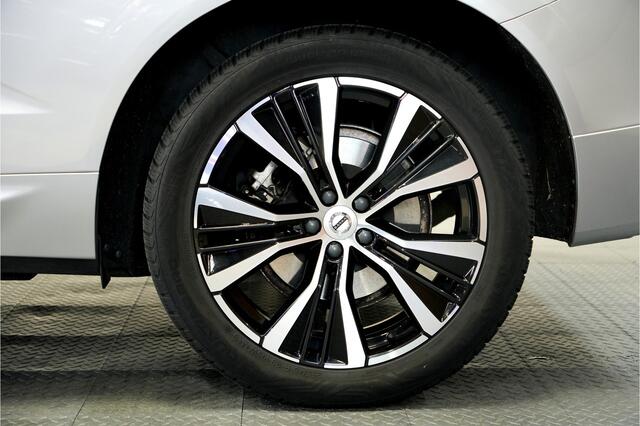 Volvo XC60 2.0 B5 MHEV 195kW/265pk Aut8 Plus Dark GOOGLE DASH&SERVICES + HIGH PERF AUDIO + PILOT ASSIST + HEAD-UP DISPLAY + ADAPT.CRUISE + STANDKACHEL + STOELVERWARMING V&A + BLIS + LANE ASSIST + STUURVERWARMING + ON-CALL + EL.TREKHAAK + PARKSENSOREN + 20" LM-VELGEN