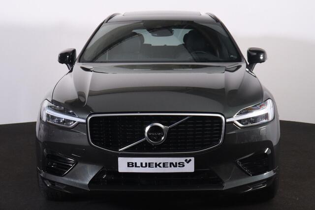 Volvo XC60 T8 Recharge AWD R-Design - Luchtvering - Panorama/schuifdak - IntelliSafe Assist & Surround - 360º Camera - Harman/Kardon audio - Adaptieve LED koplampen - Verwarmde voorstoelen, stuur & achterbank - Parkeersensoren voor & achter - Elektr. bedienb. voorst