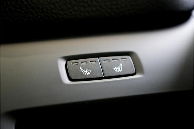 Volvo XC60 2.0 T6 AWD Long Range 293kW/399pk Aut8 Recharge Plus Bright BOWERS&WILKINS + PANORAMADAK + PILOT ASSIST + ADAPT.CRUISE + STOELVERWARMING V&A + STUURVERWARMING + CAMERA + PD-GLASS + GOOGLE DASH + KEYLESS ENTRY&GO + PARKSENSOREN V&A + 19" LM-VELGEN!!