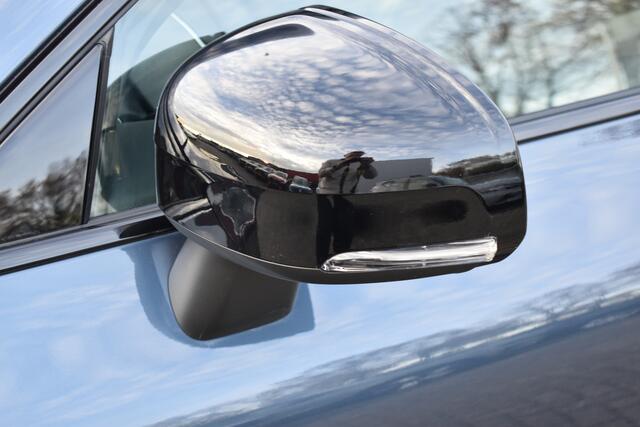 Volvo XC60 T8 AWD 455PK Plug-in Hybrid Ultra Dark | Bowers & Wilkins | Luchtvering | HUD | Massage | Trekhaak |