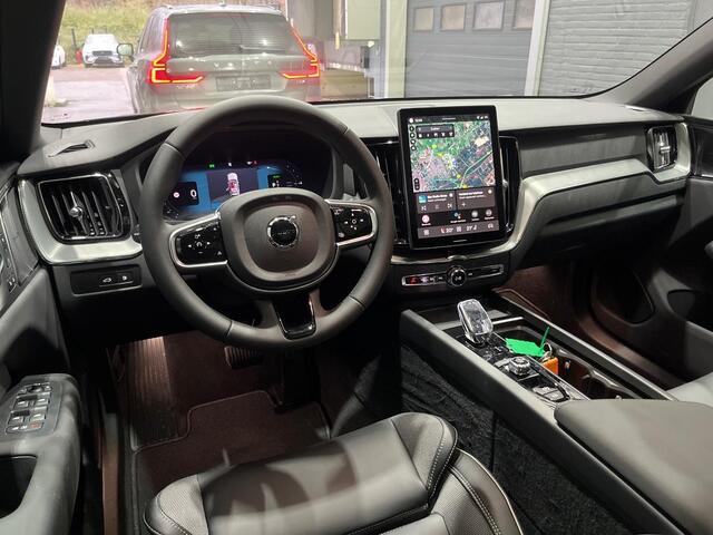 Volvo XC60 T6 Plug-in hybrid Plus Black Edition | FACELIFT | Trekhaak | 360° Camera | Head-Up | Panoramadak | 21 Inch