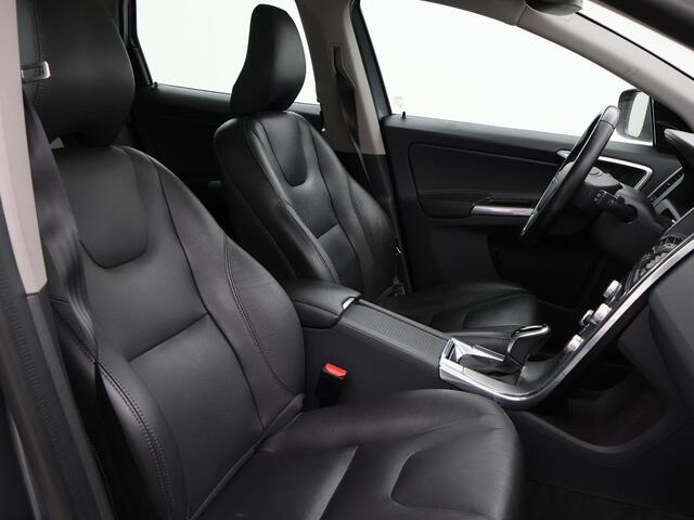 Volvo XC60 2.0 T5 FWD 245 PK POLAR+ PANORAMA | LEDER | TREKHAAK | STOELVERW.