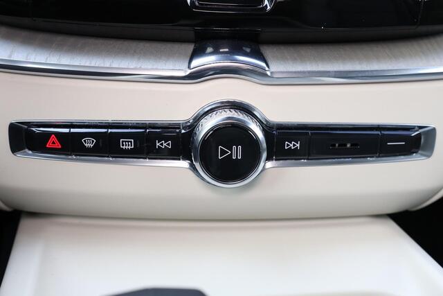 Volvo XC60 T6 Recharge AWD Plus Dark - LONG RANGE - Panorama/schuifdak - IntelliSafe Assist & Surround - 360º Camera - Harman/Kardon audio - Adaptieve LED koplampen - Verwarmde voorstoelen, stuur & achterbank - Parkeersensoren voor & achter - Elektr. bedienb. voorst