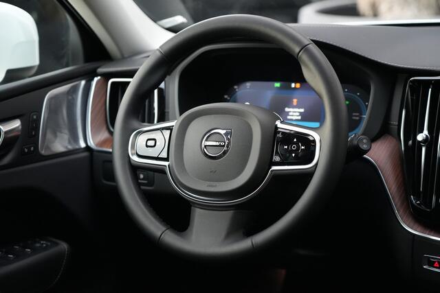 Volvo XC60 2.0 T6 Plug-in hybrid AWD Ultimate Bright 350pk Bowers&wilkins/Panoramadak/Luchtvering