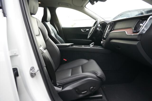 Volvo XC60 2.0 T6 Plug-in hybrid AWD Ultimate Bright 350pk Bowers&wilkins/Panoramadak/Luchtvering