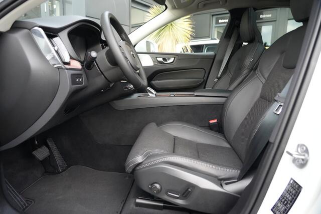 Volvo XC60 2.0 T6 Plug-in hybrid AWD Ultimate Bright 350pk Bowers&wilkins/Panoramadak/Luchtvering