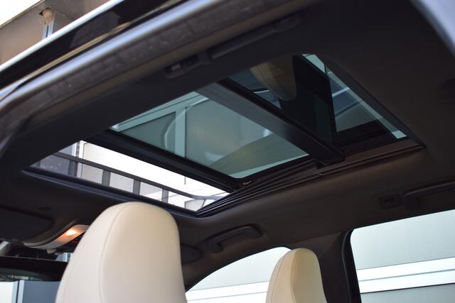 Volvo XC60 2.0 T5 FWD Polar+ OrigNL | Panoramadak | Trehaak | Leer | Nieuwstaat!