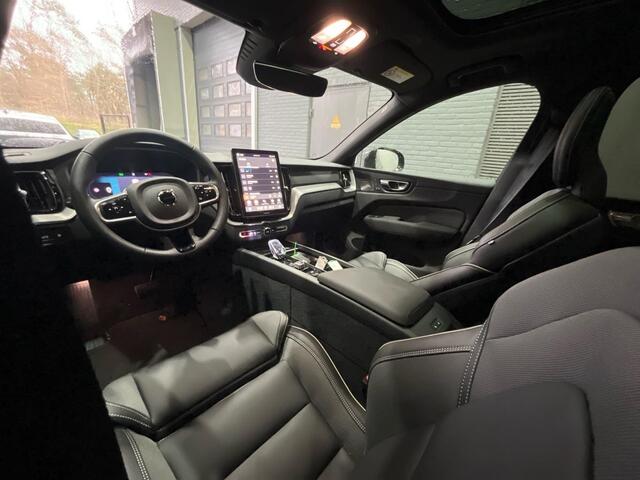 Volvo XC60 T6 Plug-in hybrid Plus Black Edition | FACELIFT | Trekhaak | 360° Camera | Head-Up | Panoramadak | 21 Inch