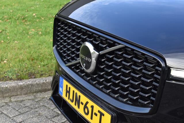 Volvo XC60 T6 350PK Automaat Plug-in hybrid AWD Plus Dark | Trekhaak | ACC | Allseason | Blis | Leder | Stuurverwarming