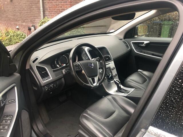 Volvo XC60 2.0 T5 POLAR+ AWD | PANORAMA | XENON | TREKHAAK | NL-AUTO | DEALER O-H!!