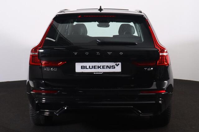 Volvo XC60 T6 Recharge AWD Plus Dark - Panorama/schuifdak - IntelliSafe Assist & Surround - 360º Camera - Verwarmde voorstoelen, stuur & achterbank - Parkeersensoren voor & achter - Elektr. bedienb. voorstoelen met geheugen - Draadloze tel. lader - Elektr. inklapbar