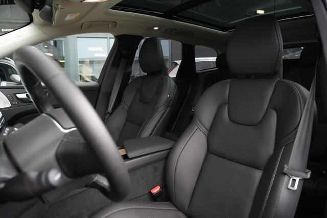 Volvo XC60 2.0 T8 Plug-in hybrid Facelift AWD Ultra Dark 455pk Panoramadak/Luchtvering/Bowers&Wilkins