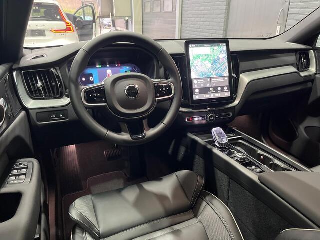 Volvo XC60 T6 Plug-in hybrid Plus Black Edition | FACELIFT | Trekhaak | Head-Up | 360° Camera | Panoramadak | ACC