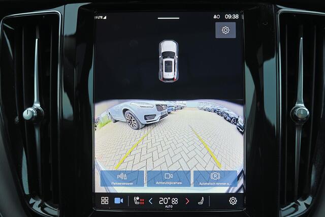 Volvo XC60 T6 Recharge AWD Core Bright - Panorama/schuifdak - IntelliSafe Assist - Adaptieve LED koplampen - Parkeercamera achter - Verwarmde voorstoelen, stuur & achterbank - Parkeersensoren voor & achter - Draadloze tel. lader - Standkachel - Extra getint glas - E