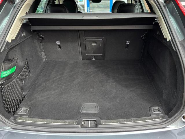 Volvo XC60 2.0 T5 AWD Momentum Pro | Cruise Control | Camera | Stoelverw. | Climate Control | Apple/Android | Etc.