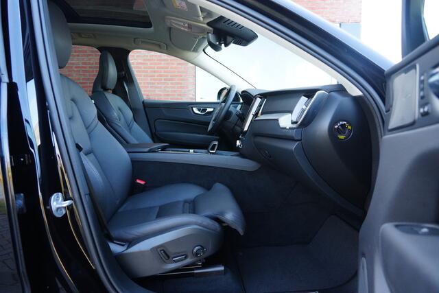 Volvo XC60 2.0 T8 Plug-in hybrid AWD Plus Dark 455pk Panoramadak/360Camera/HarmanKardon