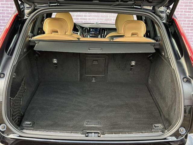 Volvo XC60 2.0 T6 Plug-in hybrid AWD Ultimate Bright | Long Range | Massage | Bowers & Wilkens | Geventileerde/verwarmbare stoelen | Camera | Keyless entry/start | Schuif/kantel panoramadak |