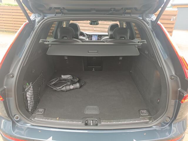 Volvo XC60 2.0 T6 Plug-in hybrid Dark, trekhaak, schuifdak