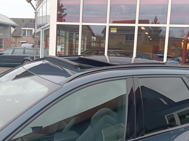 Volvo XC60 2.0 T6 Plug-in hybrid Dark, trekhaak, schuifdak
